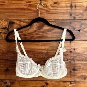 French Brand: Huit Lingerie White floral lace underwire bra 36C